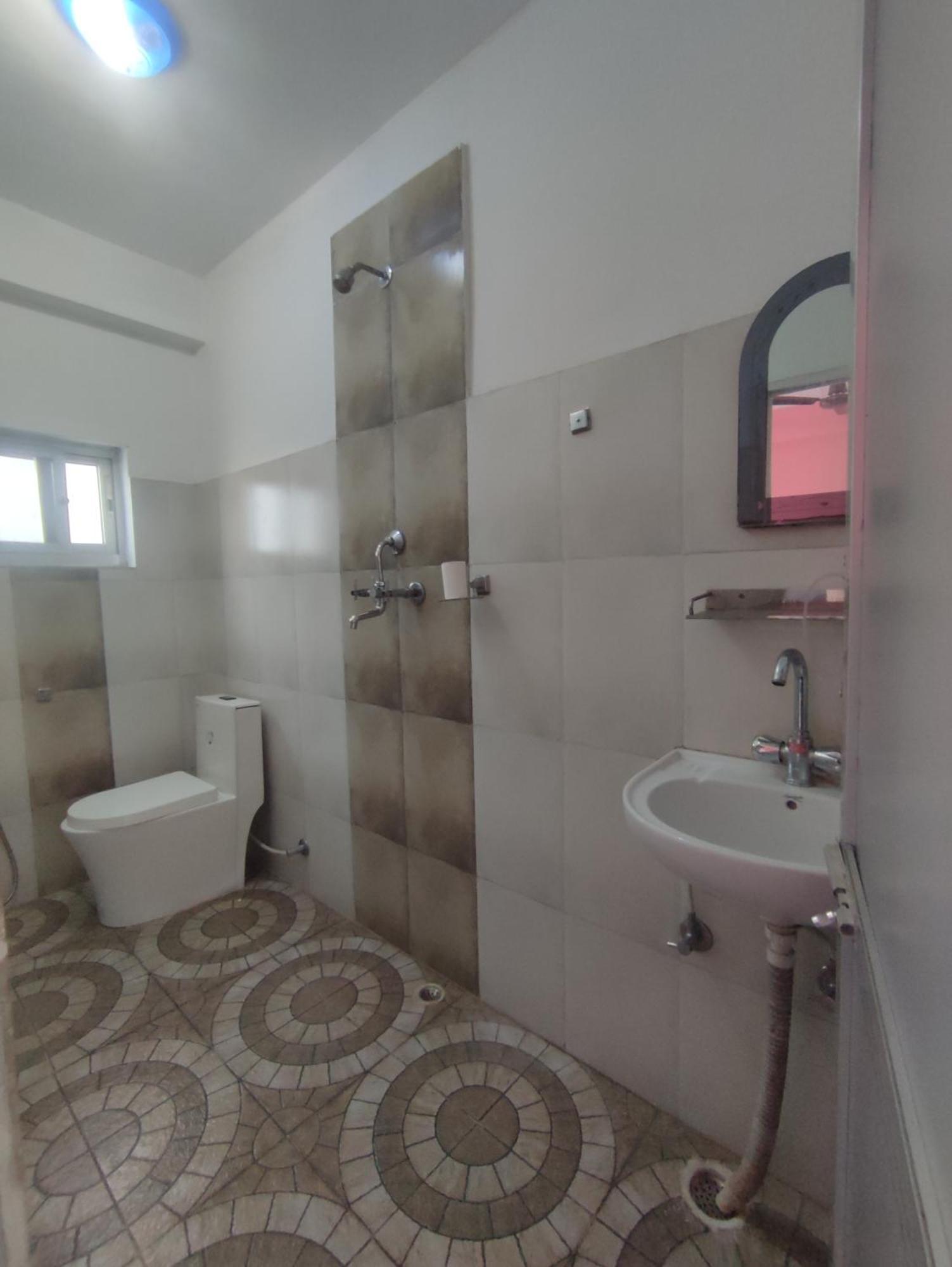 Krishna Inn Pokhara Extérieur photo