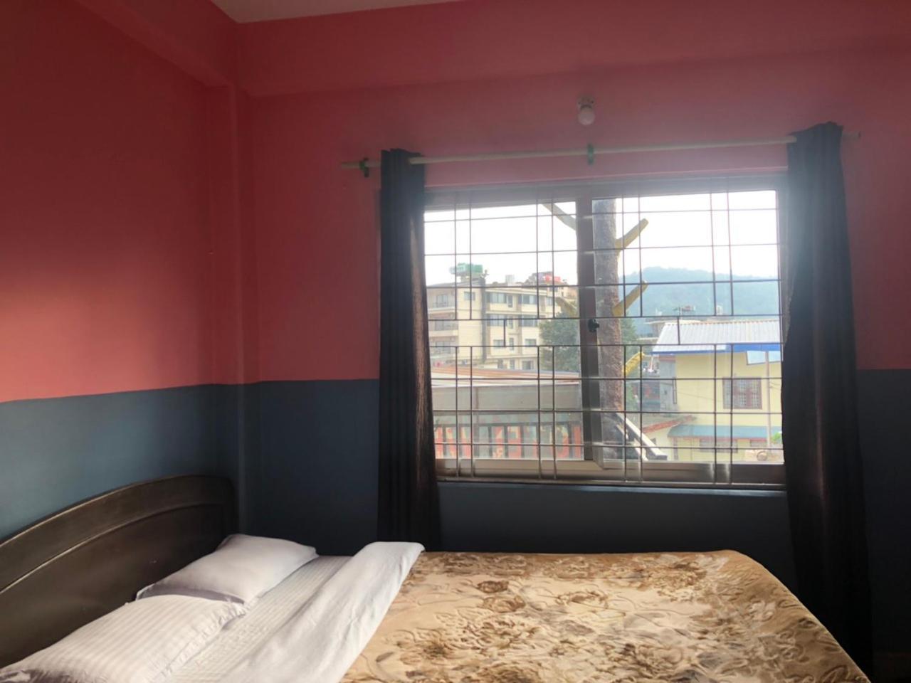 Krishna Inn Pokhara Extérieur photo